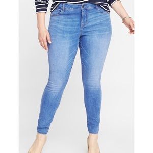 Smooth & Slim Jeans